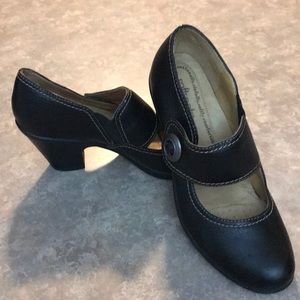 Super cute black chunky heel shoes - 7.5 New